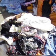 lot de 50 vêtements  habits fringues homme femme enfant friperie 