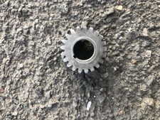 PIGNON DE VILEBREQUIN DERBI EURO 3, EURO 4 À KICK 