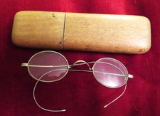 BESICLES anciens MONTURE ACIER TOUR d'OREILLE SOUPLE+ ETUI BOIS années 1900