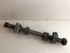 UN AXE DE ROUE ARRIERE MOTO ENTRETOISE APRILIA 125 RS 2003 2004 2005