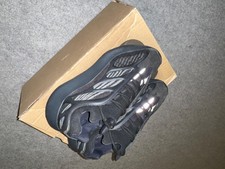 adidas yeezy noir 700 v3 taille 41