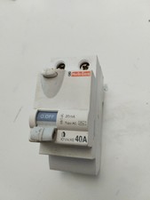  Interrupteur différentiel  230V~ 40A 30mA  merlin gerin type Ac embrochable
