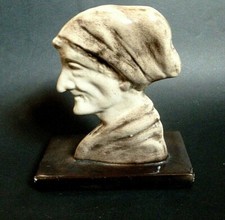 Porte fleurs vase en céramique Quimper vieille dame bretonne