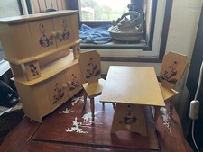 mobilier de poupée buffet table chaises cuisine bois contemporain decor pochoir