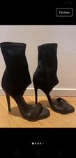 BOTTINES NOIRES OUVERTES HAUTS TALONS SIMMI LONDON 