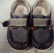 Chaussures bleues garçon T29