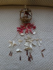 Objet décoratif, perroquet et fait, de bois et coquillages des iles REF 970