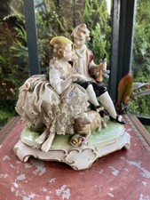 FIGURINE PORCELAINE ALLEMANDE UNTERWEISSBACH THURING- COUPLE D'AMOUREUX