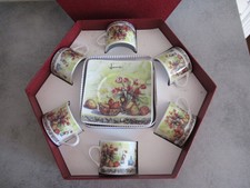 Service à café, moka en porcelaine dans son coffret