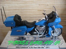 MOTO  1/24 HARLEY DAVIDSON FLTRU ROAD GLIDE ULTRA 2011