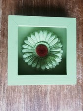 Cadre Boîte vert Printemps grosse fleur verte coeur marron décoration murale