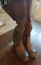 Botte compensées taille 39 Neuve, zip intérieur