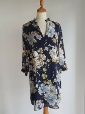 jolie robe imprimee H&M taille 38/40 voir les mesures