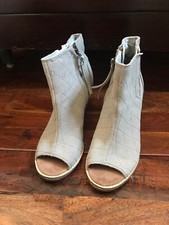 TOMS Majorca Quilted Suede Leather Peep Open Toe Booties Heels Boots Size 5.5