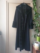 Manteau particulier long faux fourrure 