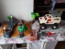 Lot playmobil 4x4 explorateur 3219 3 perso + plaque decor 4421 rallye dakar