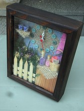 HORLOGE MURALE,JOLIE DECORATION NATURELLE ARTISANALE PRINTANIERE PEU  COURANTE 