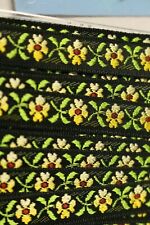 ANCIEN GALON tissé noir fleurettes jaunes   (2) 