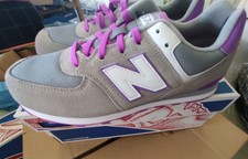  Basket pour Femme New Balance 574 gris/violet Taille 40 neuf avec boite 