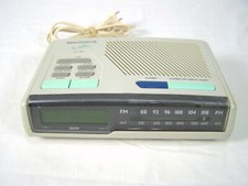 Magnavox Am Fm Horloge Radio The Nightline AJ 3280 2 Alarme Tuning Radio