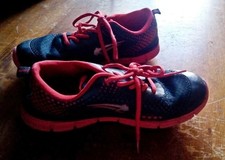 baskets rouges et noires airness taille 38 ..