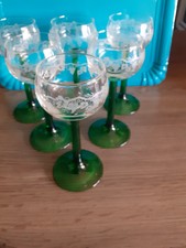 6  verres petit vin  7.5 cl d' ALSACE à  pied vert luminarc decor vigne raisin 