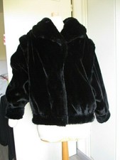 VESTE FOURRURE SYNTHÉTIQUE NOIRE, DOUBLÉE SATIN TAILLE 38/40, PARFAIT ÉTAT