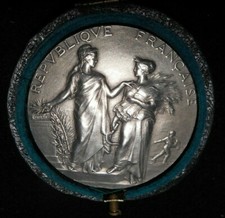 CHEVAL CONCOURS HIPPIQUE PARIS 1927 MÉDAILLE ARGENT FRANÇAISE 42 mm 37 g 银牌 銀牌