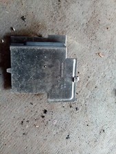 COUVERCLE boite a batterie CITROEN C3  9643126880