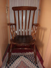 Chaise ancienne anglaise en bois. Très bon état.