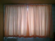 2 doubles rideaux de couleur saumon très bon état
