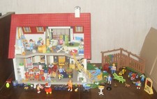 PLAYMOBIL REF : 4279 VILLA MODERNE + 4280 ABRI POUR VELO