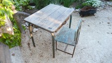 ENSEMBLE BUREAU AVEC TIROIR ET CHAISE ENFANTS ANNEES 50 