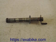 Ducati Mostro 600 Monster: axe de maintien de reservoir