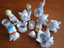 Lot de bibelots divers pour vitrines- faïence blanche grès animaux personnages