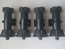 pied de caisson meuble de cuisine hauteur réglable de 10 a 12 cm .état neuf