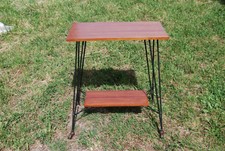 Meuble tv, table desserte à roulettes en teck et métal pieds tour Eiffel.