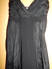 Magnifique robe noire XANAKA mélange lisse & froissé très fines bretelles  T38