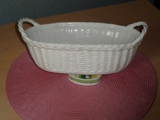 CORBEILLE BLANCHE EN CERAMIQUE DE 30 X 18  X 8,5 cm