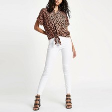 New tan camel beige imprimé léopard Tie Front Shirt | River Island | TAILLE 6/8/10