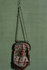 ancien sac pochette en perles costumes d'époque lot N°1
