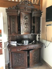Magnifique buffet en noyer style Henri Ii