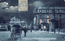DIJON - la Nuit, Place d' Armes rue de la Liberté