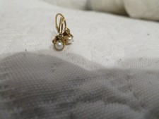 boucle d'oreille en or 18 carats 