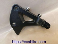 platine repose-pied avant gauche pour Suzuki GSXR 1000  de 2017 à 2021