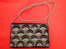 Sac à main de soirée vintage en velours broderie cannetille et perles en verre