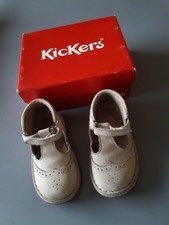 chaussures bébé fille brides cuir Kickers pointure 23