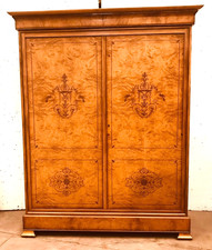 armoire deux portes en bois jaune de style Charles X en marquèterie . XX siècle.