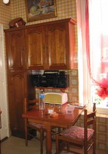 MEUBLES DE CUISINE Portes en chêne massif caissons mélaminés blancs