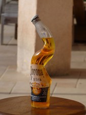 Factice de bière Corona Extra Cerveza 33 cl style verre fondu, décorative